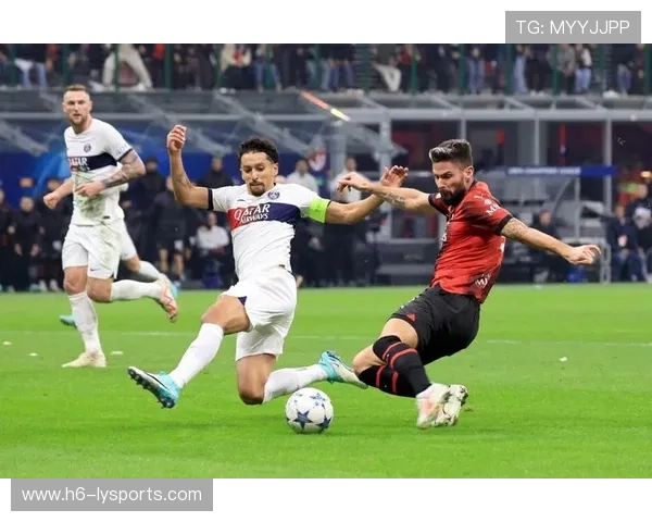 吉鲁头球点破对手门线AC米兰领先 吉鲁头球点破对手门线AC米兰领先