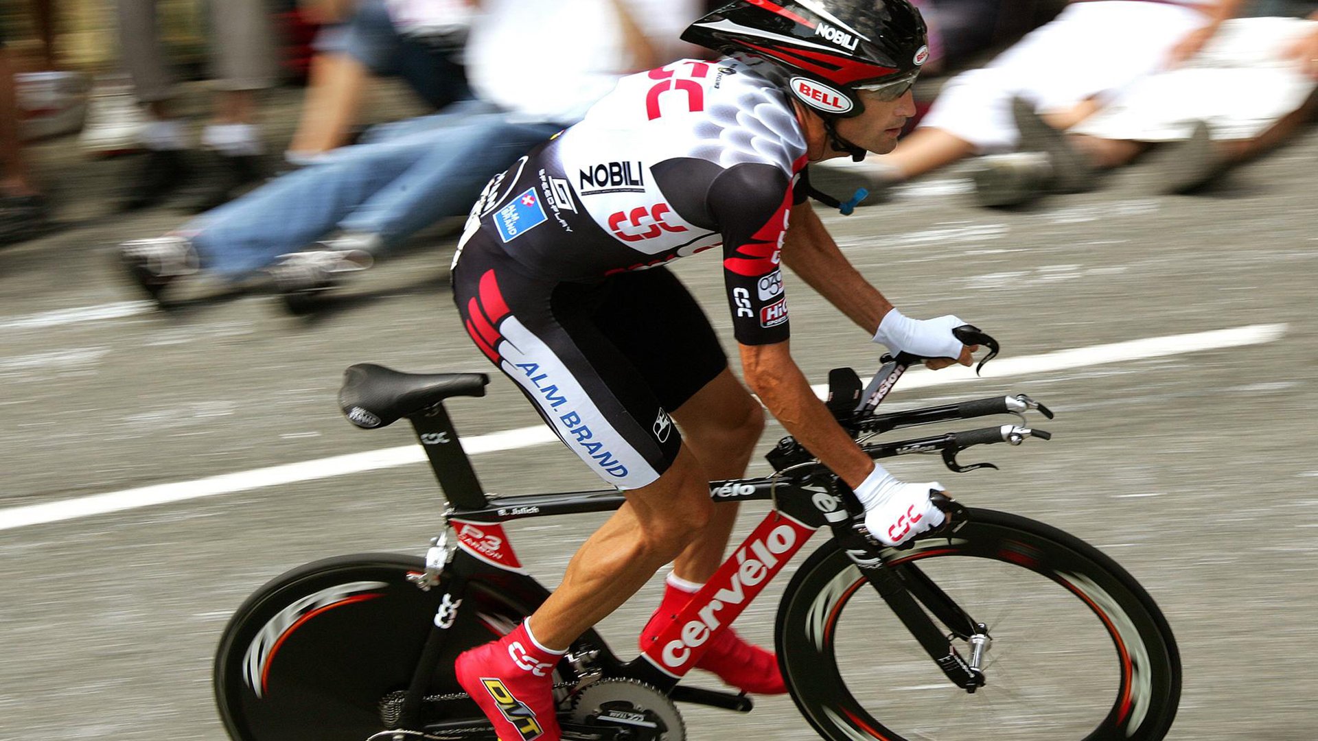 弗朗索瓦·霍尔茨豪伊泽：全能表现助力南非队迎接挑战，成就攻防双全